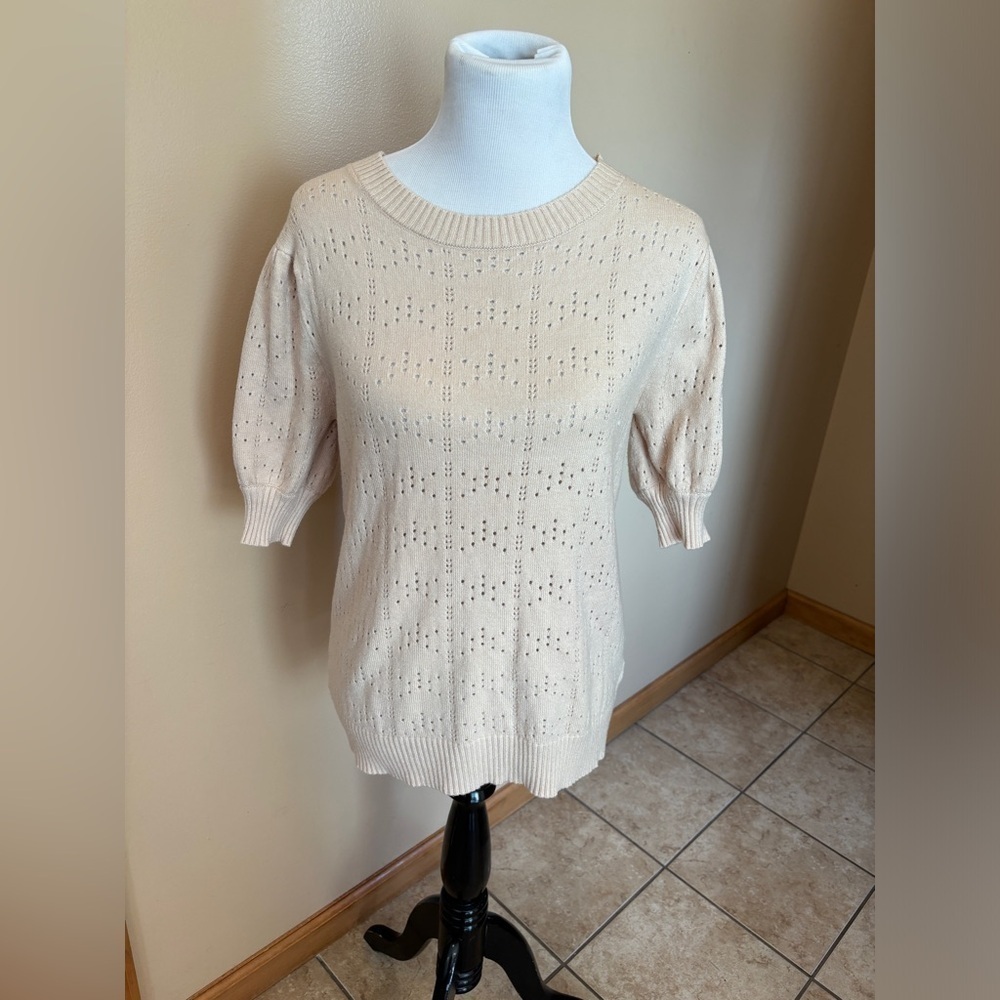 Apricot Women’s Sweater Cream Color Size Large